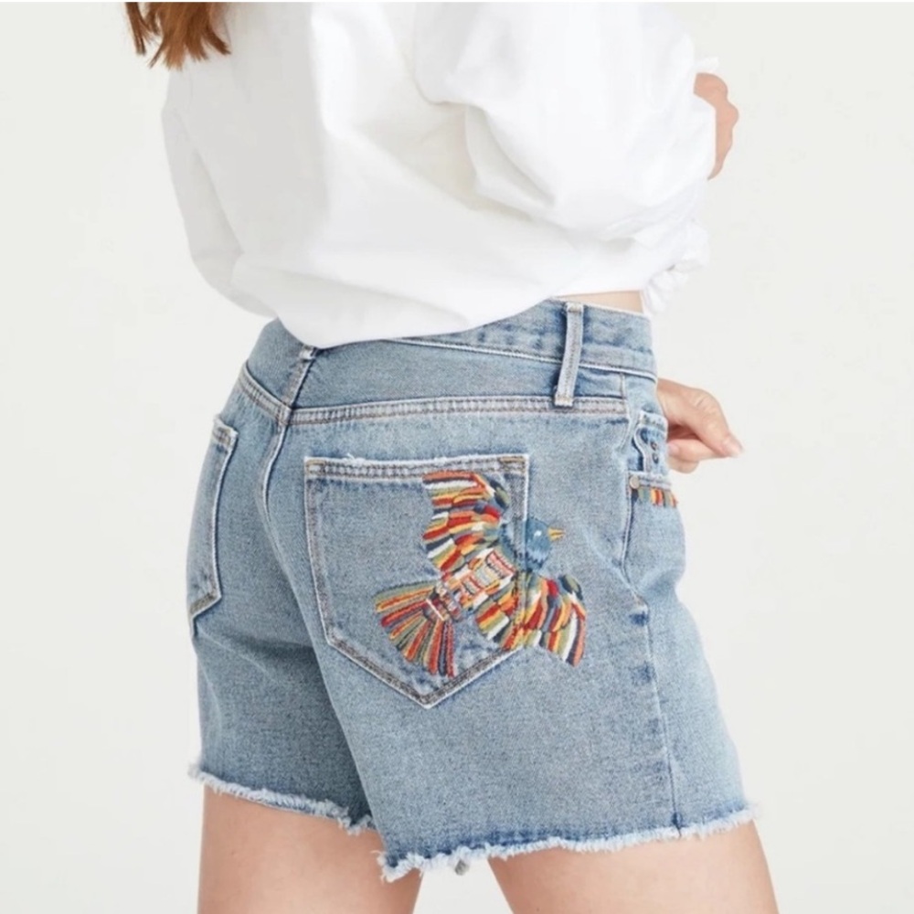 NWOT Driftwood Goldie Embroidered Denim Shorts! Excellent Condition!
